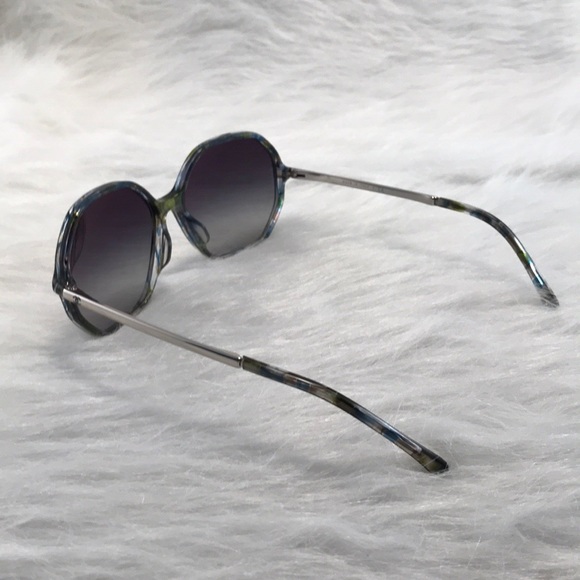 CHANEL Round Green/Gray Tortoise Sunglasses - Picture 4 of 8